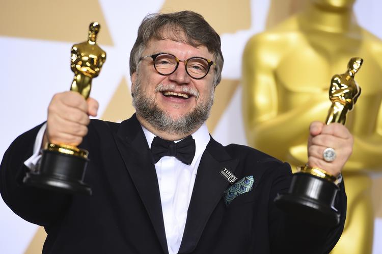 Guillermo del Toro ved årets Oscar-uddeling, hvor 'The Shape of Water' vandt fire statuetter. Jordan Strauss/AP