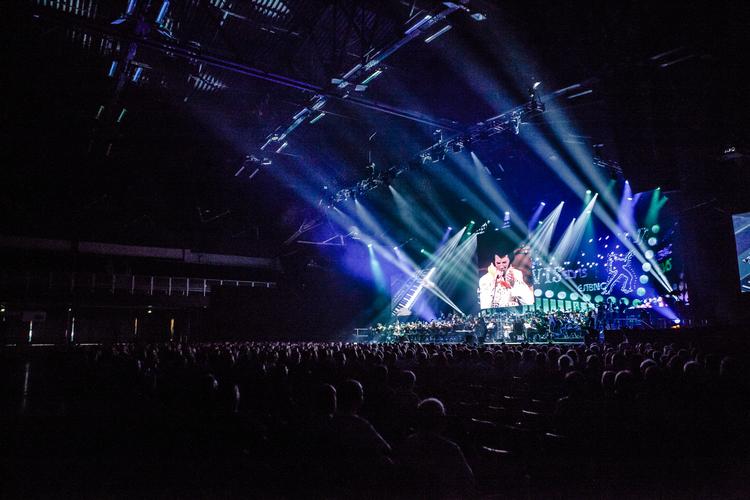 Er Forum blevet for gammel? Der er for mange andre steder i København der kan klare koncerter, events og udstillinger bedre end den snart 100 år gamle eventhal, lyder det fra Allan Jørgensen, direktør i BC Hospitality Group, der har drevet Forum de seneste 20 år. Per Lange/Ekstra Bladet