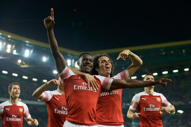 Med en scoring 12 minutter før tid blev Danny Welbeck matchvinder for Arsenal, hvilket Matteo Guendouzi var den første til at pointere. Armando Franca/AP