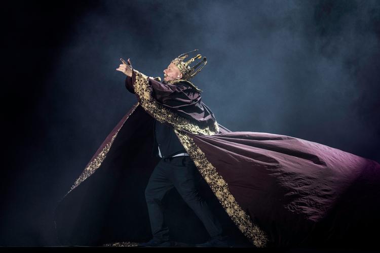Anders Matthesen havde flere hemmelige gæster fra bagkataloget med på scenen.  Morten Rygaard