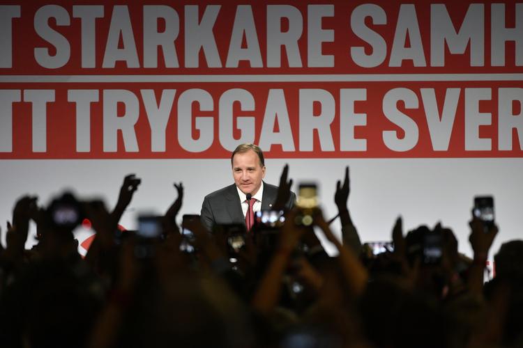 Den svenske statsminister og leder af Socialdemokraterna,
 Stefan Löfven, kæmper en historisk lang magtkamp med de borgerlige i Sverige. Jonas Ekströmer/AP