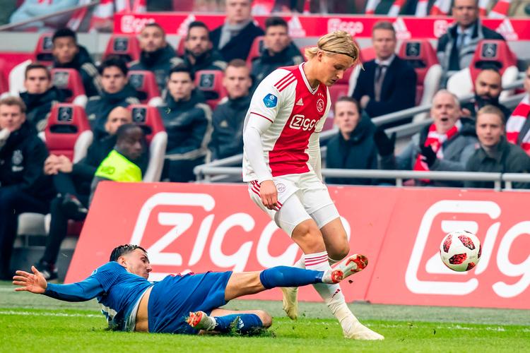 Kasper Dolberg  og de to andre danskere i opgøret blev skiftet ud i løbet af kampen. Kay In T Veen/Ritzau Scanpix