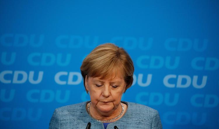 Lige siden Angela Merkel i sensommeren 2015 udtalte sine mest berømte ord »Wir schaffen das« (det klarer vi) og åbnede landets grænser for flygtningestrømmen, er hun og hendes parti blevet straffet ved stort set samtlige valg. Odd Andersen/Ritzau Scanpix