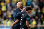 Sønderjyskes cheftræner Claus Nørgaard og Alexander Bah, da holdet leverede en lille sensation og sejrede 4-2 i Brøndby for halvanden måned siden. . Jens Dresling/POLFOTO