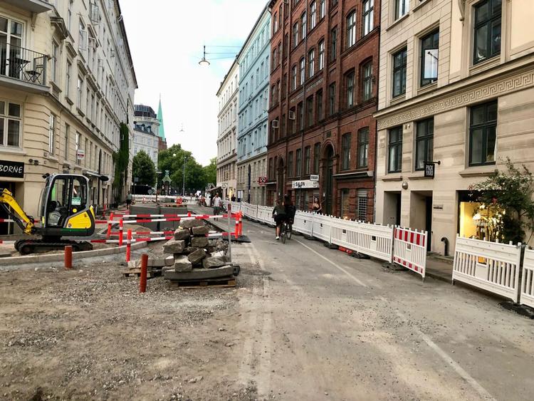Sådan har det set ud siden juli. Men nu er det slut med byggerod. På lørdag fejres det med fest og markedsstemning fra kl. 11. Pr-foto Anders Bjørndahl