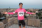 Årets vinder af Giro d'Italia Chris Froome er taget en smuttur til Milano, hvor ruten for 2019-udgaven af den italienske rundtur afsløres i morgen. Foto: La Presse.. 