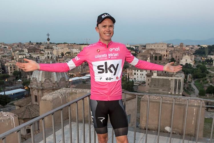 Årets vinder af Giro d'Italia Chris Froome er taget en smuttur til Milano, hvor ruten for 2019-udgaven af den italienske rundtur afsløres i morgen. Foto: La Presse.. 