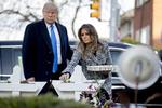 
    Jødiske organisationer langede før besøget i dag i Pittsburgh ud efter Trump og bad ham blive væk, hvis ikke han klart vil tage afstand fra ekstrem nationalisme med fokus på en identitet som hvide mennesker. (AP Photo/Andrew Harnik)
   Andrew Harnik/AP
