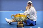 Caroline Wozniacki er den danske sportsstjerne, der har flest følgere på de sociale medier. Her kan hun brande sig med sine seneste sejre på tennisbanen. Mark Schiefelbein/AP