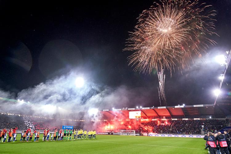 Der er fokus på  FC Midtjylland i denne uge. Brøndby bvar på besøg mandag, i går blev en ungdomstræner bortvist og torsdag er der pokalbrag mod FCK. Claus Bonnerup/Claus Bonnerup