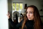 Gennem flere år har Anna Klejnstrups nu 13-årige søn lidt af angst og har udviklet skolevægring. Til sidst opgav hun at gå på arbejde for at være hos ham. Jens Dresling/POLFOTO