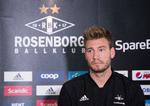 Bendtner udtaler sig om sagen til pressemøde i Norge den 11. september 2018. Terje Pedersen/AP