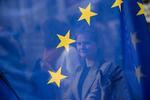 For første gang er danske kvinde gladere for EU, end mændene er. 78 procent at kvinderne ser EU som en god ting mod 71 procent af mændene. Francisco Seco/AP