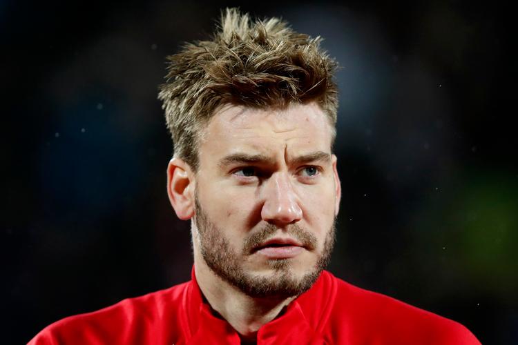 Åge Hareide har ikke på det seneste haft bud efter Nicklas Bendtner, men spillerens dom fredag spærrer ikke på langt sigt for et comeback til de rødhvide farver. Jens Dresling/POLFOTO
