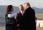 
    Præsident Donald Trump møder en af sine konservative støtter,  Matt Rosendale i Montana..(AP Photo/Carolyn Kaster)
   Carolyn Kaster/AP