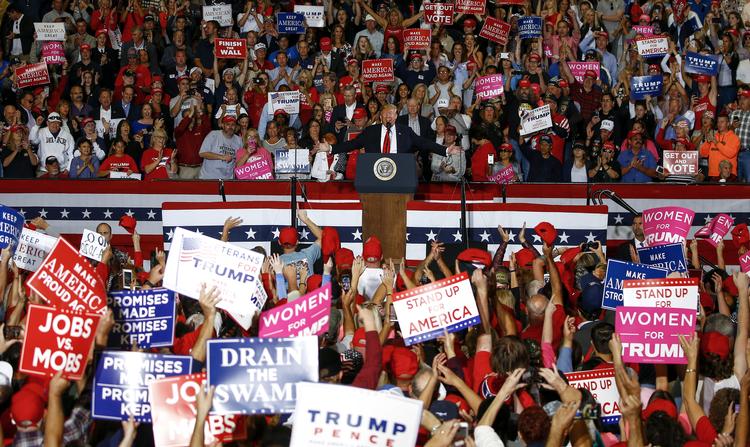 
  trump er på rundrejse i USA for at få republikanerne til at stemme til midvejsvalget, her i Florida. (AP Photo/Butch Dill)
   Butch Dill/AP