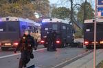 
    Uro efter fodboldkampen Brøndby-FCK på Brøndby Stadion En fangruppering har kastet sten mod politiet og anvendt tåregas.  (Foto: Mathias Øgendal/Ritzau Scanpix)
   Mathias Øgendal/Ritzau Scanpix