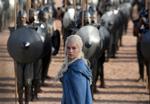 Danaerys er kendt for at tale dothraki og for at være rimelig hensynsløs. Nok derfor ikke tilfældigt, at HBO refererer til netop det sprog i deres spørgsmål til Trump. Foto: HBO, Keith Bernstein