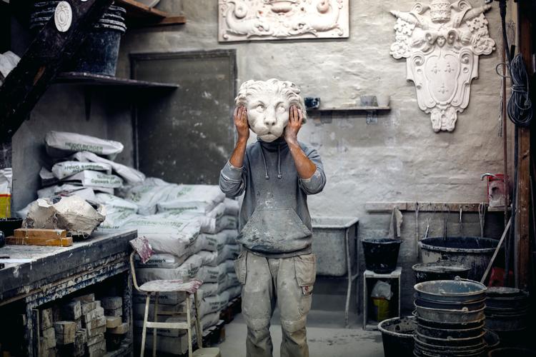 Flemming Svensson er i lære som stukkatør og en de elever, som næste år slipper for besparelser på uddannelsen. Henriette Dæhli/POLFOTO