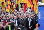 AfD's leder i Thüringen, Björn Höcke, deltog i en demonstration i september i Chemnitz efter mordet på en tysk mand, angiveligt begået af to mænd fra Irak og Syrien. (Ralf Hirschberger/dpa via AP) Ralf Hirschberger/AP