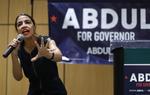 
Demokraten Alexandria Ocasio-Cortez fører her valgkamp for Abdul El-Sayed i Detroit i 2018. Foto: AP Photo/Paul Sancya File
   Paul Sancya/AP