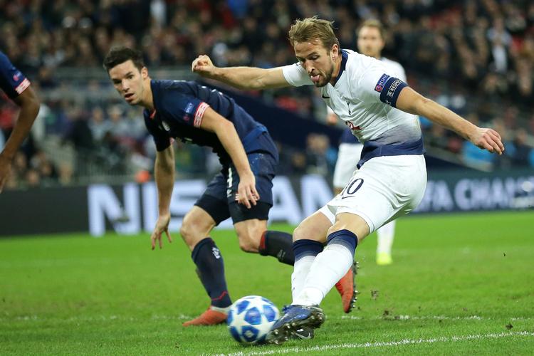 Med en yderlig afslutning til 1-1  sparkede Harry Kane håbet tilbage for Tottenham, der var tæt på at være færdig i Champions League. Tim Ireland/AP