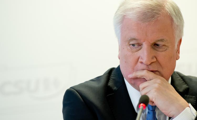 Tysklands indenrigsminister, Horst Seehofer, fra det konservative parti CSU, håber at få vedtaget et nyt europæisk asylsystem næste efterår under Tysklands EU-formandskab.    
Foto: Sven Hoppe/picture-alliance/dpa/AP Images
   Dpa/Sven Hoppe/picture-alliance/dpa/