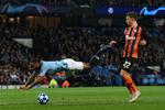 Raheem Sterling på den selvforskyldte flyvetur. Paul Ellis/Ritzau Scanpix