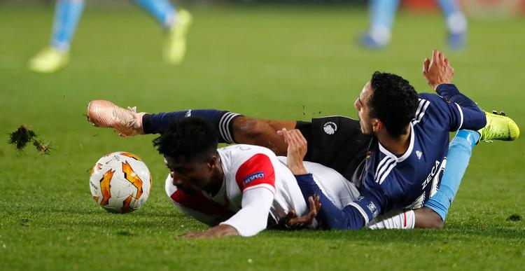 FCK-anfører Carlos Zeca arbejdede hårdt på midtbanen mo de hurtige Prag-folk. Petr David Josek/Ritzau Scanpix