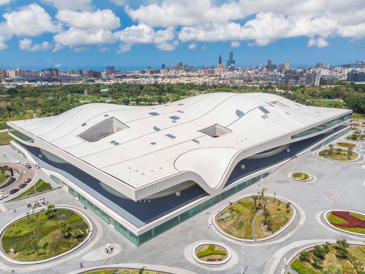 The National Kaohsiung Center for the Arts har fire scener med plads til 2200 i den største sal til opera. Det er designet af Francine Houben fra den hollandske tegnestue Mecanoo. AP/AP