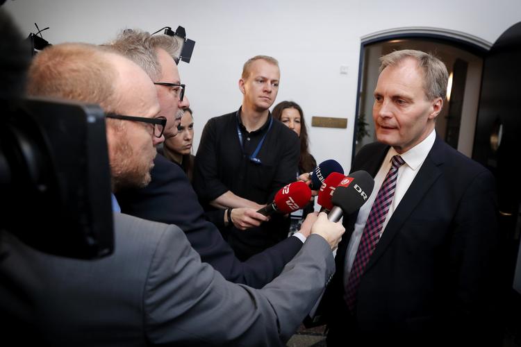 Dansk Folkeparti ønsker fortsat et loft over familiesammenføringer mangen til det, man har i Tyskland, siger partiets gruppeformand, Peter Skaarup, i forbindelse med de igangværende finanslovsforhandlinger. »Hvis Tyskland kan lave et loft over familiesammenføringer, så kan vi selvfølgelig også«, siger han. Jens Dresling/POLFOTO