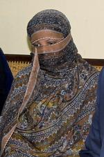 Kristne Asia Bibi ses her under retssagen imod hende. Hun håber nu at kunne rejse til Tyskland. /AP