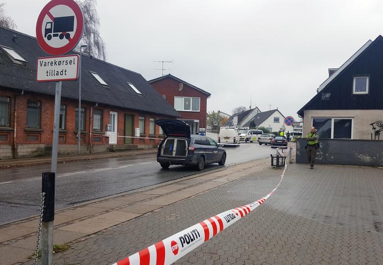 En omfattende undersøgelse venter, efter et kvindelig blev fundet i en garage, vurderer Nordjyllands Politi. /Ritzau Scanpix