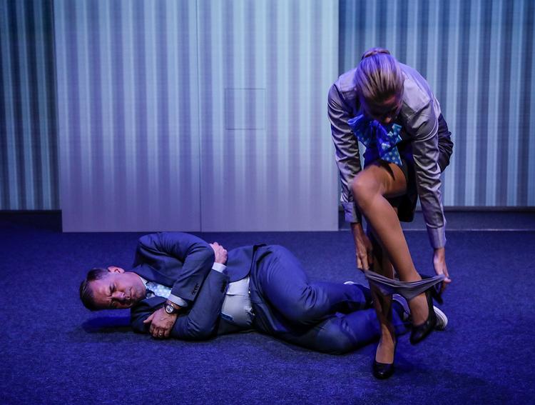 Martin Geertz er habitmanden, og Julie Zangenberg er chefen på verdens værste dag. Pr-foto: Jens Peter Engedal