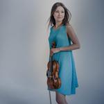 Fortrolig. Arabella Steinbacher er vokset op i München med Strauss’ musik, og hun kender den til bunds. Foto: Sammy Hart 