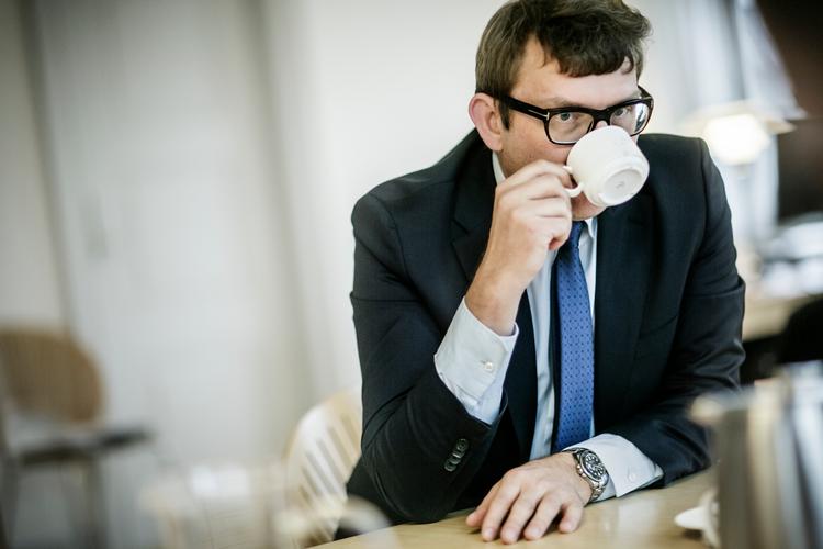 Beskæftigelsesminister Troels Lund Poulsen (V) skal onsdag i samråd om det omstridte opholdskrav. Mads Nissen/POLFOTO