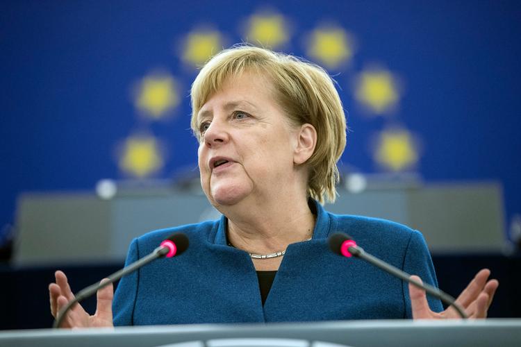 I sin muligvis sidste tale til EU-parlamentet sagde forbundskansler Angela Merkel, at der er mere behov  end nogensinde for sammenhold i EU. Jean-francois Badias/AP