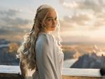 Emilia Clarke  i rollen som  Daenerys Targaryen  i en scene fra  'Game of Thrones' . HBO via AP/AP