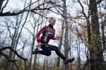 Orienteringsløberen Maja Alm fløj over stok og sten, da hun i år blev sprintverdensmester for fjerde gang i træk. Nu leger hun med drømmen om at blive olympisk baneløber i Tokyo 2020. Mathias Svold/POLFOTO