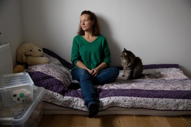 I tiden i Horsevænget fyldte sygdom så meget i Berit Bells liv, at hun ikke havde overskud til at følge med i, hvad der skete i verden omkring hende. Derfor havde hun ikke set artiklerne, hvor naboerne klagede over deres skimmelbefængte lejligheder. Peter Hove Olesen/POLFOTO