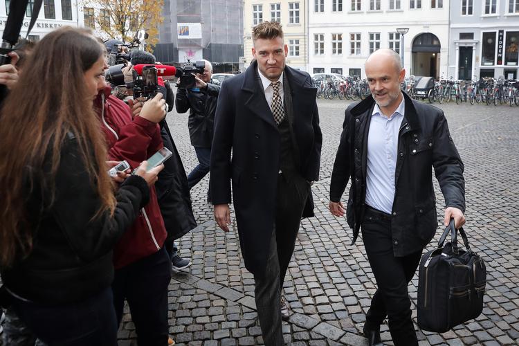 
   Københavns Byret straffede 2. november fodboldspilleren med ubetinget fængsel i 50 dage for vold mod taxachaufføren.
Den dom ankede Nicklas Bendtner og hans forsvarer, advokat Anders Németh.

   Jens Dresling/POLFOTO