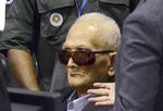 92-årige Nuon Chea, der også er kendt som 'bror nummer to' og som blev anset som De Røde Khmerers chefideolog i retten fredag den 16 november 2018. Han blev sammen med en anden Khmer-leder, Khieu Samphan, idømt fængsel på livstid. Nhet Sok Heng/AP