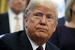 Den amerikanske præsident, Donald Trump, siger til journalister, at han er klar med sine svar til den særlige anklager, Robert Mueller, der undersøger om Rusland blandede sig i det amerikanske præsidentvalg i 2016. Evan Vucci/AP