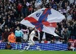 Anfører Harry Kane blev Englands store helt, da han scorede sejrsmålet fem minutter før tid. Matt Dunham/AP