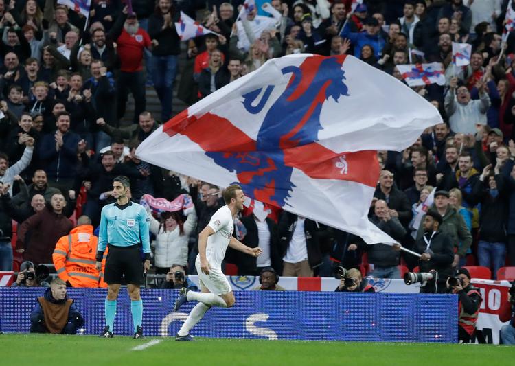Anfører Harry Kane blev Englands store helt, da han scorede sejrsmålet fem minutter før tid. Matt Dunham/AP