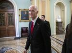 Rick Scott har fået 10.033 stemmer mere end sin modkandidat, demokraten Bill Nelson. J. Scott Applewhite/AP