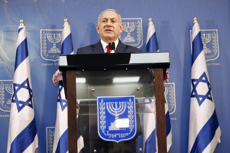 Israels premierminister, Benjamin Netanyahu, ser ud til at have afværget et regeringskollaps. Ariel Schalit/AP