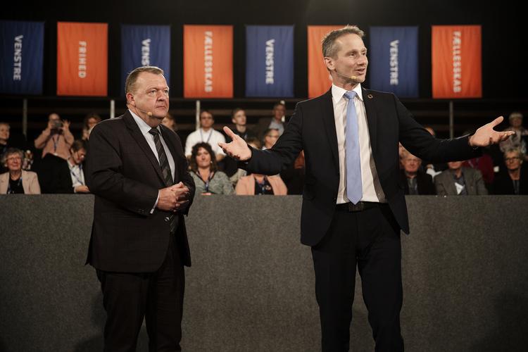 Næstformand Kristian Jensen  (tv.) omtales som en naturlig  arvtager  i Venstre, når Lars Løkke Rasmussens politiske timeglas løber ud. Martin Lehmann/POLFOTO