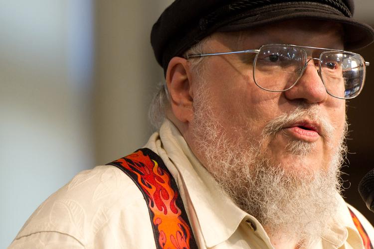 Ifølge amerikanske George R. R. Martin har rygterne om, at han ligger inde med to færdige bind i sin serie om Westeros ikke noget på sig.  Foto: Charles Sykes/AP