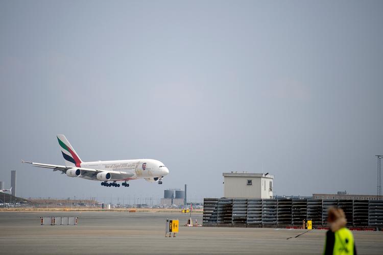 De danske politikere anbefales at kigge mod Sverige, hvor der allerede er indført afgifter på flyrejser. Noget lignende bør vi have herhjemme, mener 11 danske miljøorganisationer. Peter Hove Olesen/POLFOTO